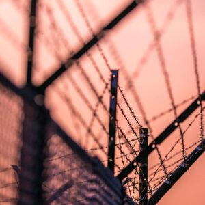 fence-3373369_640